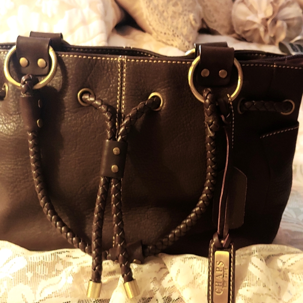 CHAPS LEATHER PURSE